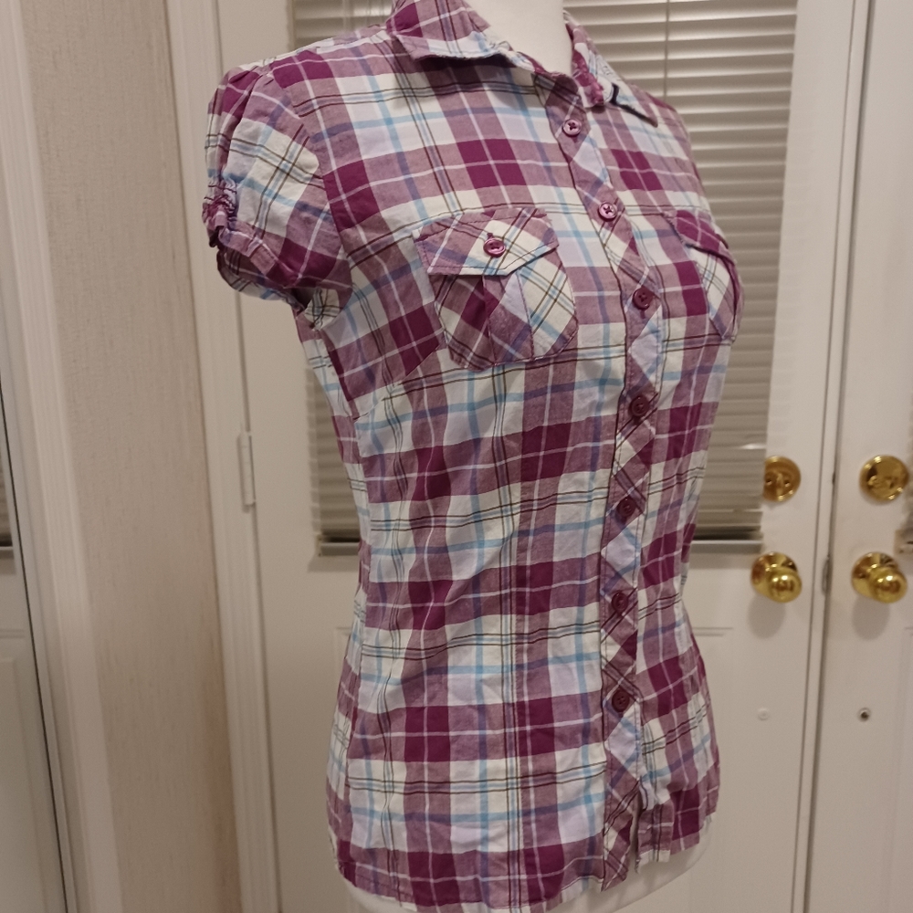 4/$40 Plaid Fitted Blouse - Size Small - Picture 3 of 9